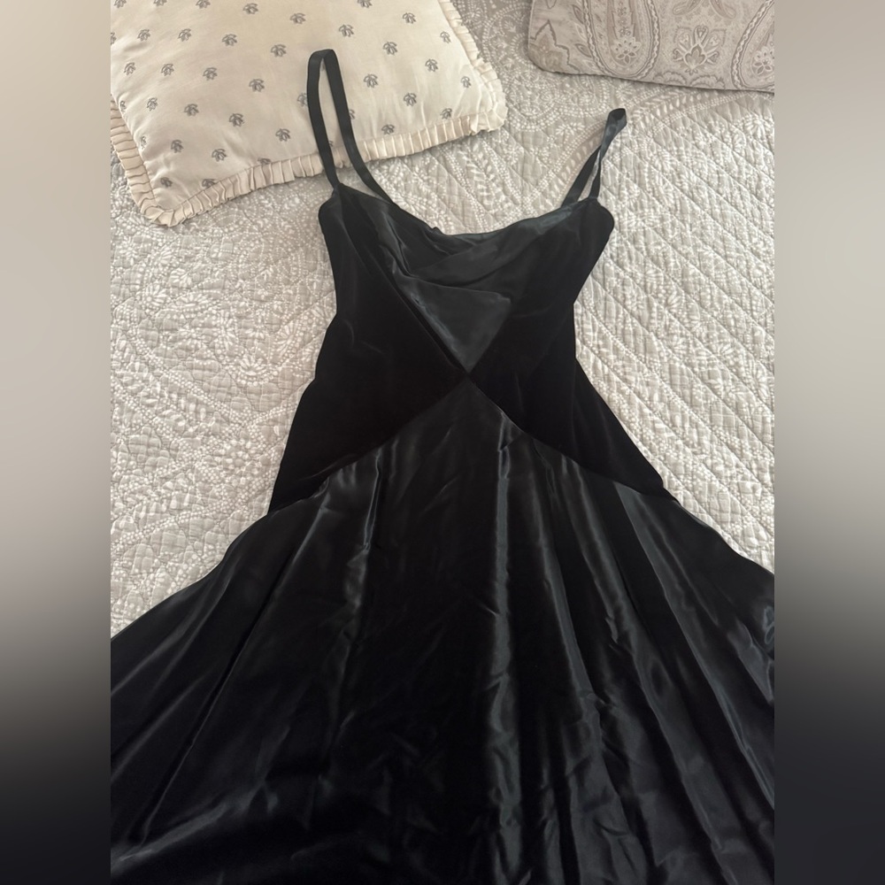 Tadashi Shoji Black Sleeveless Maxi Dress for Cocktail or Black Tie. Size 8 - Picture 5 of 6